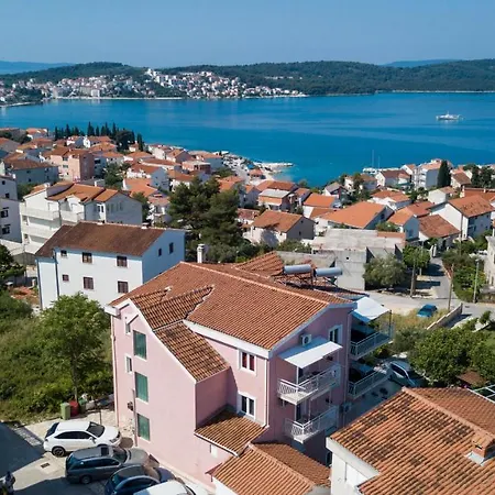 Apartment Family Friendly With A Swimming Pool Okrug Gornji, Ciovo - 16893