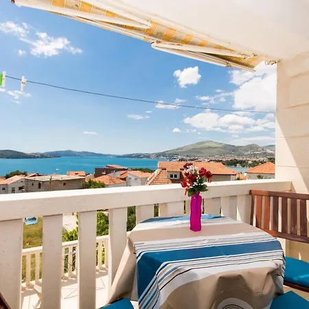 Family Friendly With A Swimming Pool Okrug Gornji, Ciovo - 16893 * Trogir