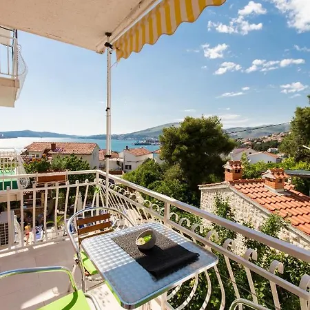 Family Friendly With A Swimming Pool Okrug Gornji, Ciovo - 16893 Trogir