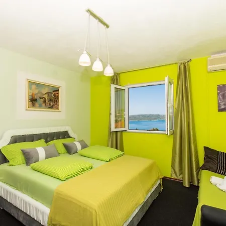 Apartment Family Friendly With A Swimming Pool Okrug Gornji, Ciovo - 16893
