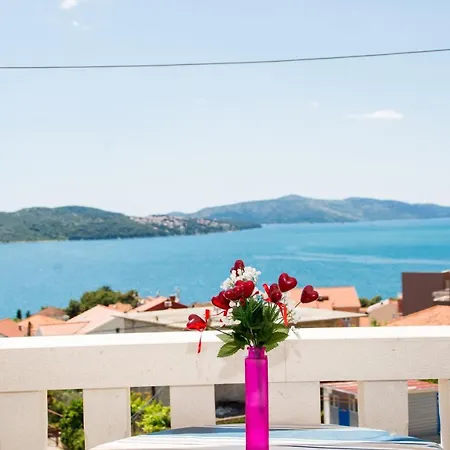 Apartment Family Friendly With A Swimming Pool Okrug Gornji, Ciovo - 16893