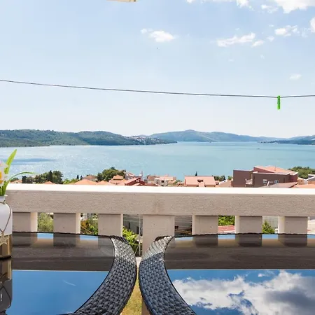 Family Friendly With A Swimming Pool Okrug Gornji, Ciovo - 16893 * Trogir