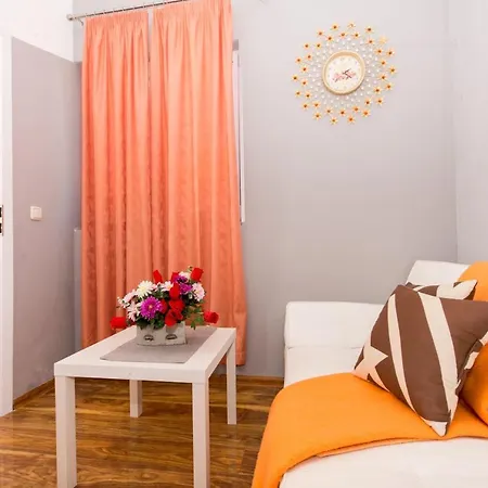 Family Friendly With A Swimming Pool Okrug Gornji, Ciovo - 16893 Apartment *