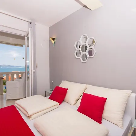 Family Friendly With A Swimming Pool Okrug Gornji, Ciovo - 16893 Apartment Trogir