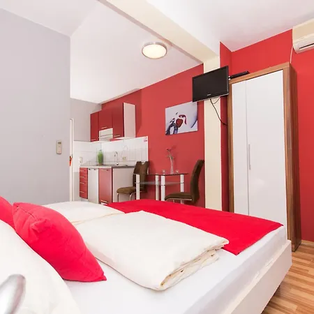 Family Friendly With A Swimming Pool Okrug Gornji, Ciovo - 16893 * Trogir