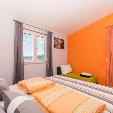 Apartment Family Friendly With A Swimming Pool Okrug Gornji, Ciovo - 16893 *