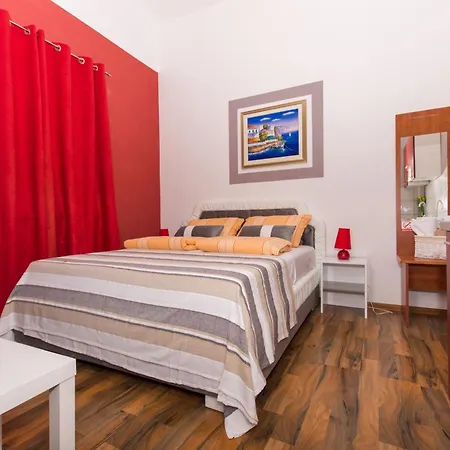 Apartment Family Friendly With A Swimming Pool Okrug Gornji, Ciovo - 16893 *