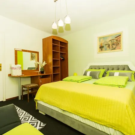 Family Friendly With A Swimming Pool Okrug Gornji, Ciovo - 16893 Trogir