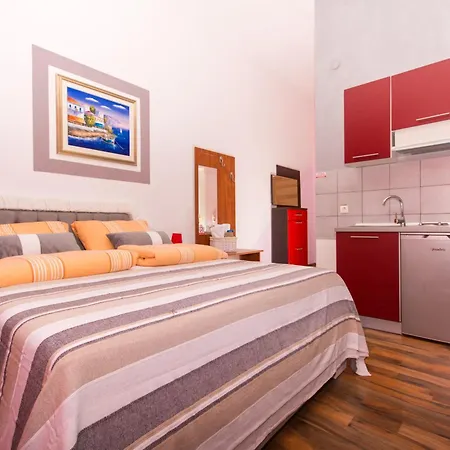 Family Friendly With A Swimming Pool Okrug Gornji, Ciovo - 16893 Apartment Trogir