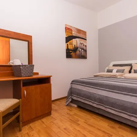 Apartment Family Friendly With A Swimming Pool Okrug Gornji, Ciovo - 16893 *